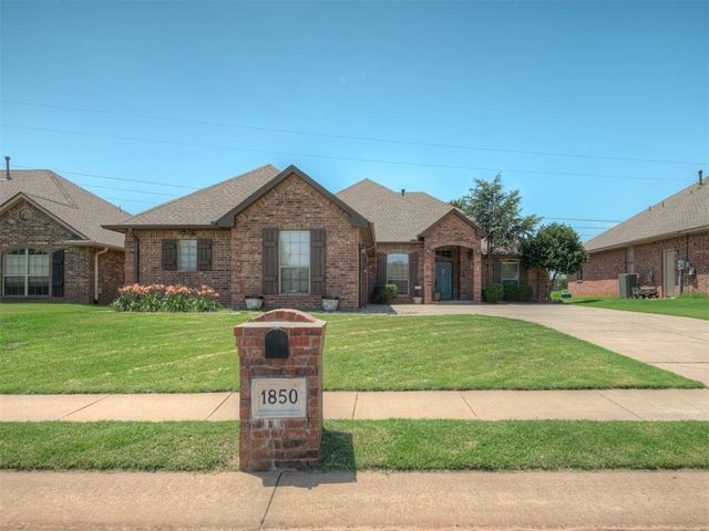 1850 Long Trail, Edmond, OK 73012