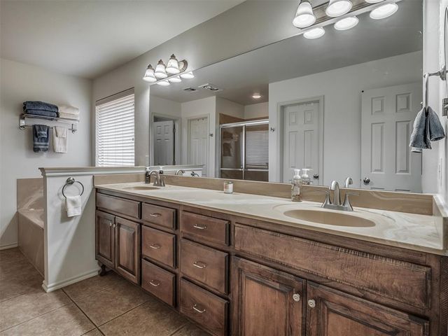 1850 Long Trail, Edmond, OK 73012