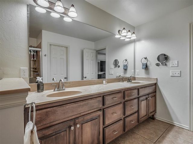 1850 Long Trail, Edmond, OK 73012