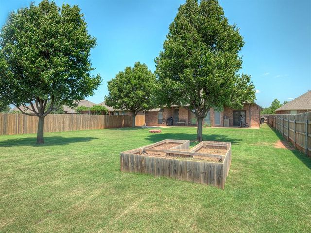 1850 Long Trail, Edmond, OK 73012