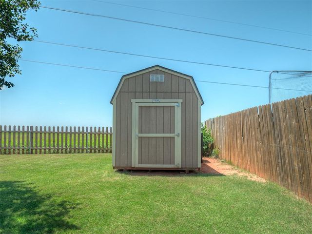 1850 Long Trail, Edmond, OK 73012