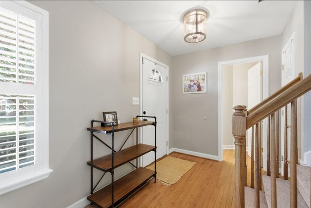 2452 English Station Drive, Lexington, KY 40514