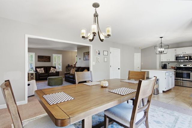 2452 English Station Drive, Lexington, KY 40514