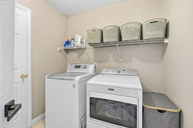 2452 English Station Drive, Lexington, KY 40514