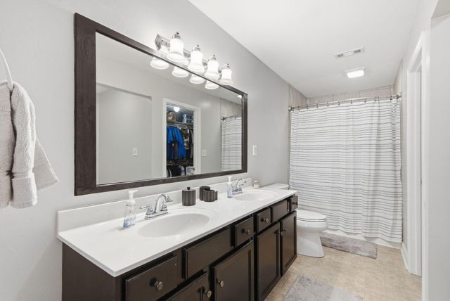 2452 English Station Drive, Lexington, KY 40514