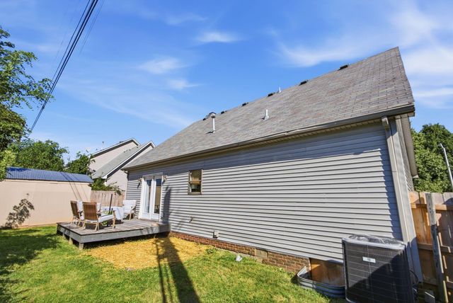 2452 English Station Drive, Lexington, KY 40514