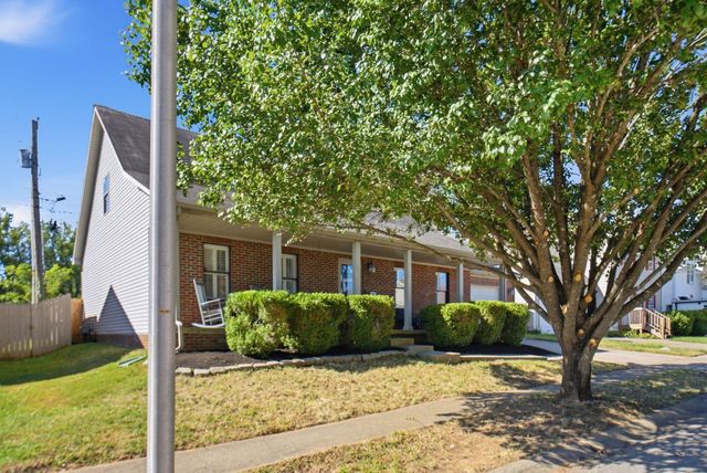 2452 English Station Drive, Lexington, KY 40514