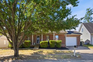 2452 English Station Drive, Lexington, KY 40514