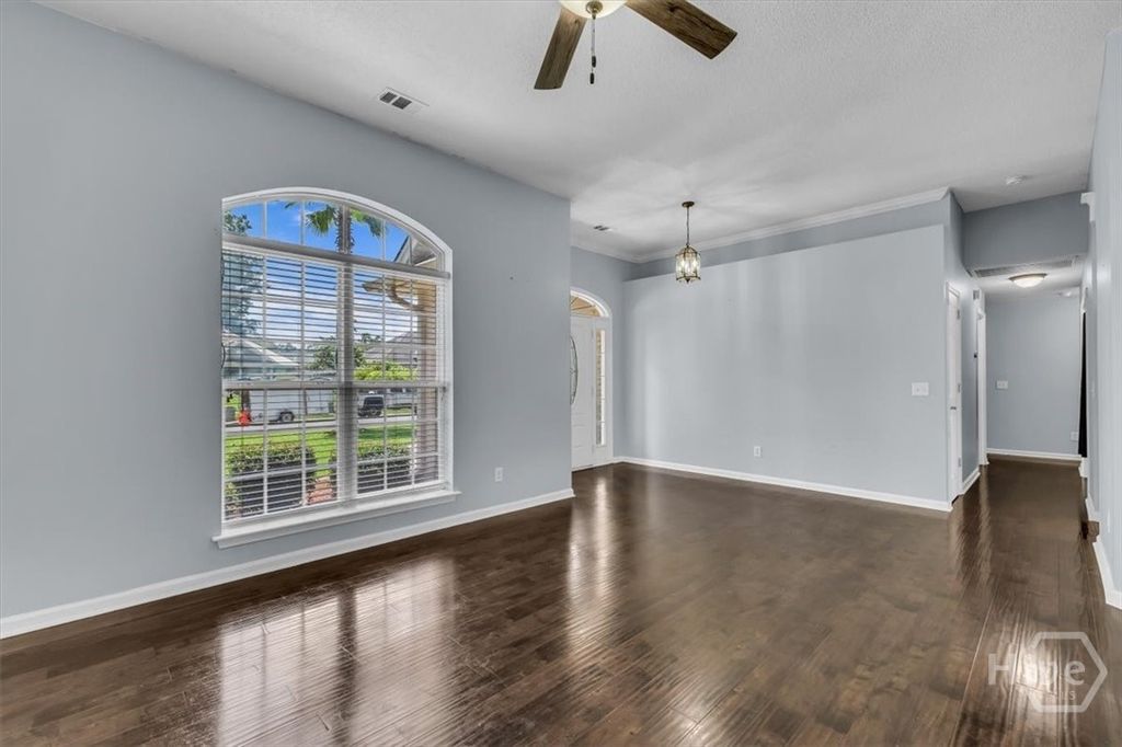 Image 11 of property listing at 146 Steven Street, Richmond Hill, GA 31324