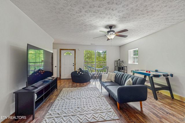 1949 Shady Grove Rd, Sevierville, TN 37876