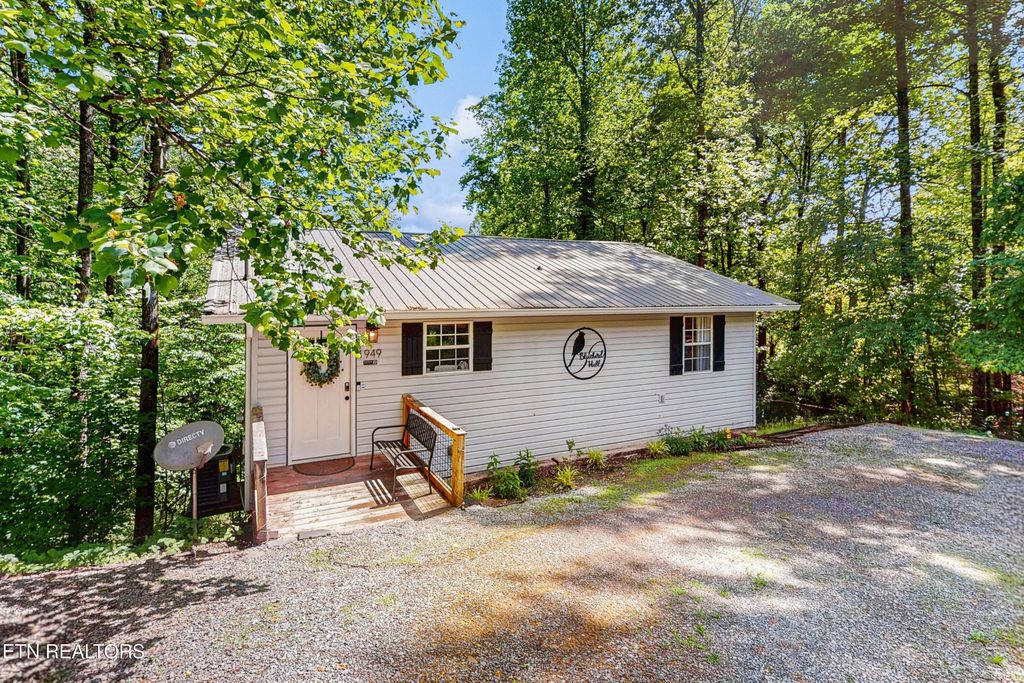 1949 Shady Grove Rd, Sevierville, TN 37876