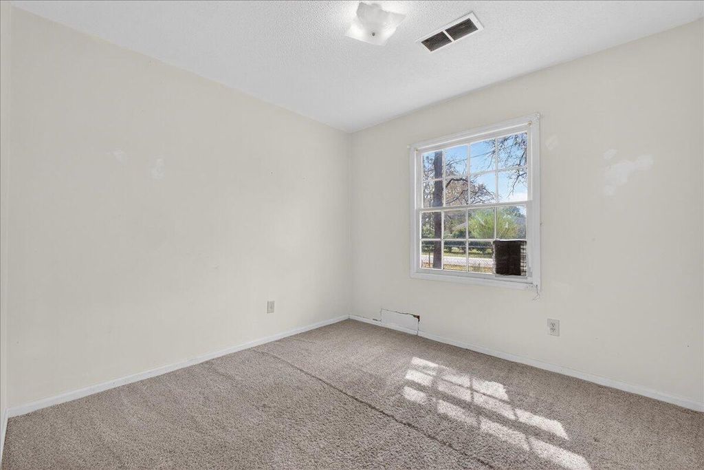 Image 10 of property listing at 445 Robin Drive, Goose Creek, SC 29445