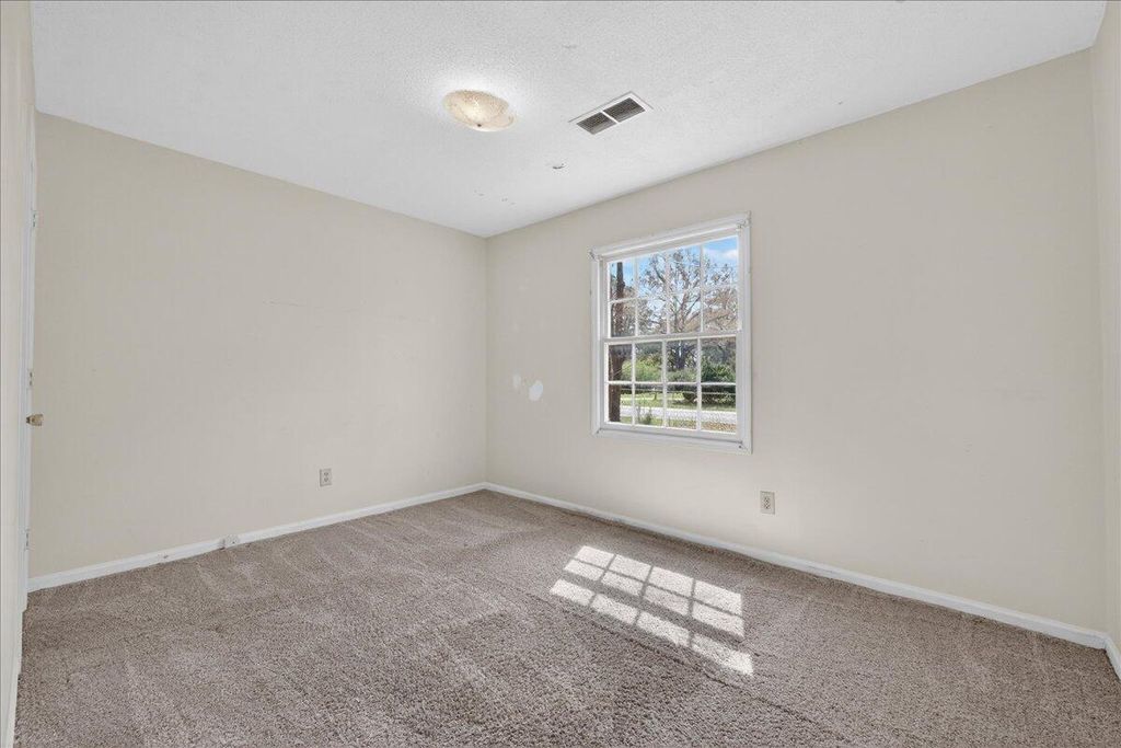 Image 14 of property listing at 445 Robin Drive, Goose Creek, SC 29445