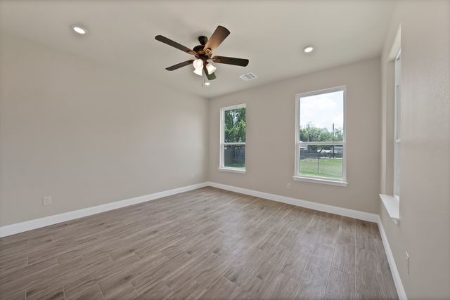 5115 Waterbury Court, Granbury, TX 76048