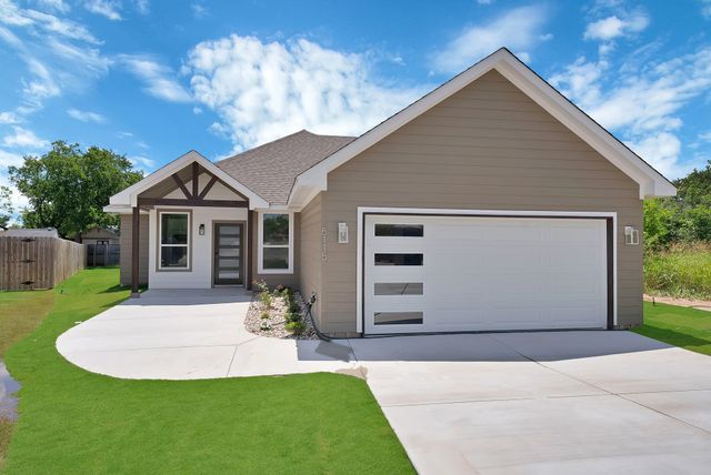 5115 Waterbury Court, Granbury, TX 76048