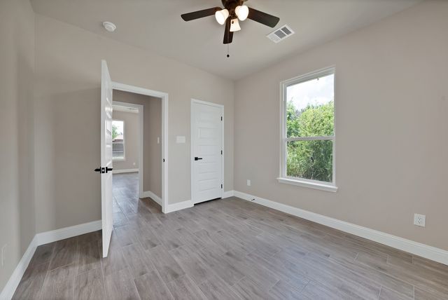 5115 Waterbury Court, Granbury, TX 76048