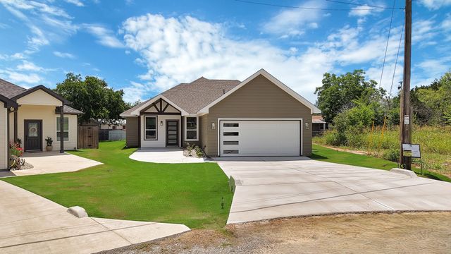 5115 Waterbury Court, Granbury, TX 76048