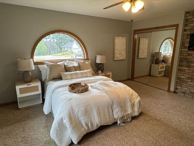 884 Windsor Forest Drive, Altoona, WI 54720