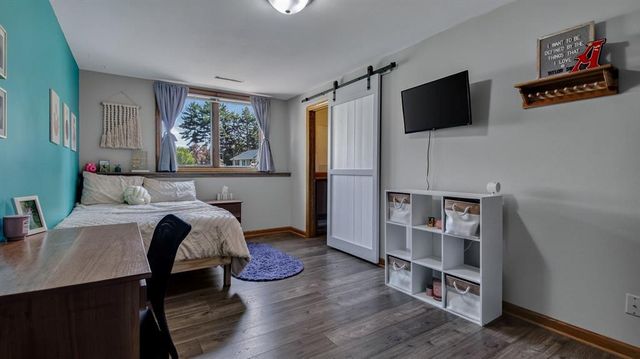 884 Windsor Forest Drive, Altoona, WI 54720