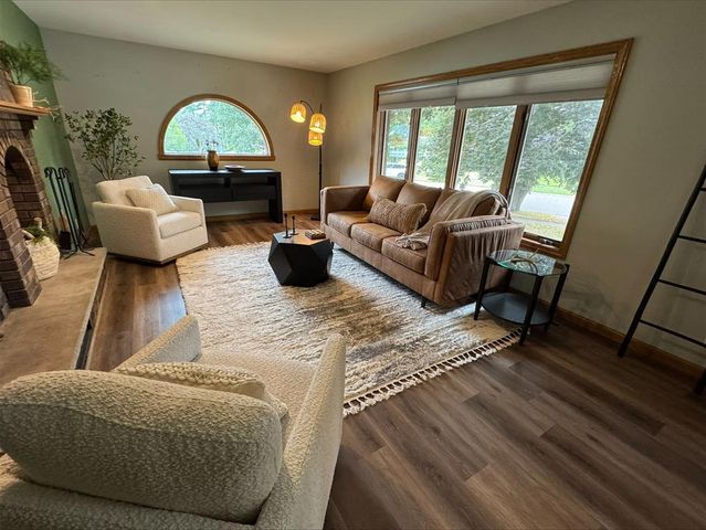 884 Windsor Forest Drive, Altoona, WI 54720