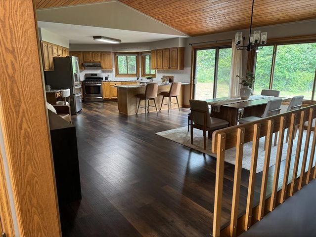 884 Windsor Forest Drive, Altoona, WI 54720