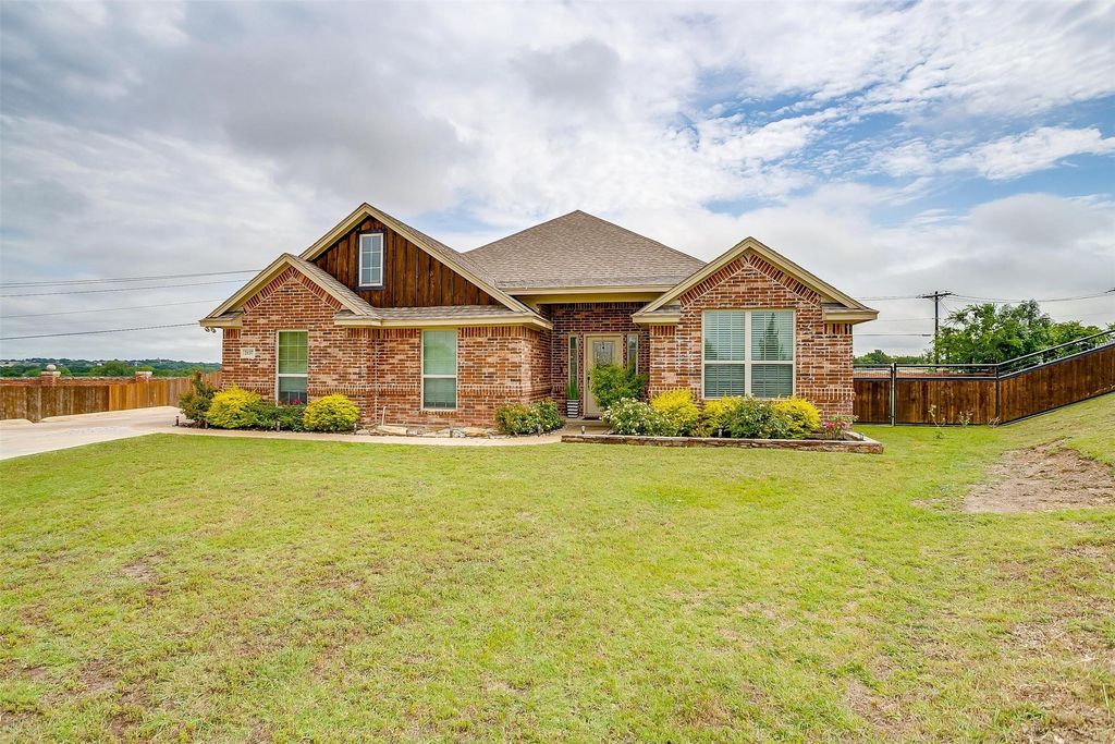 2137 Trace Ridge Drive, Weatherford, TX 76087