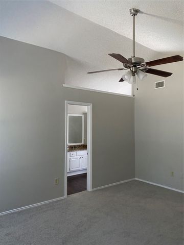 822 Collins Boulevard, Cedar Hill, TX 75104