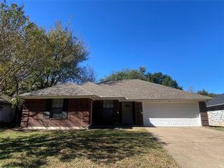 822 Collins Boulevard, Cedar Hill, TX 75104