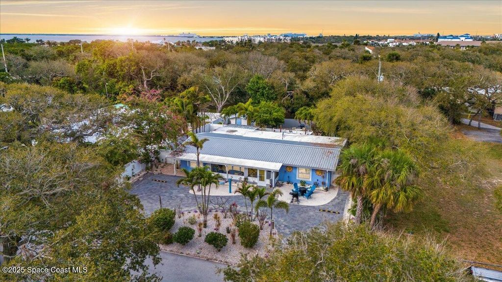 126 W Alachua Lane, Cocoa Beach, FL 32931