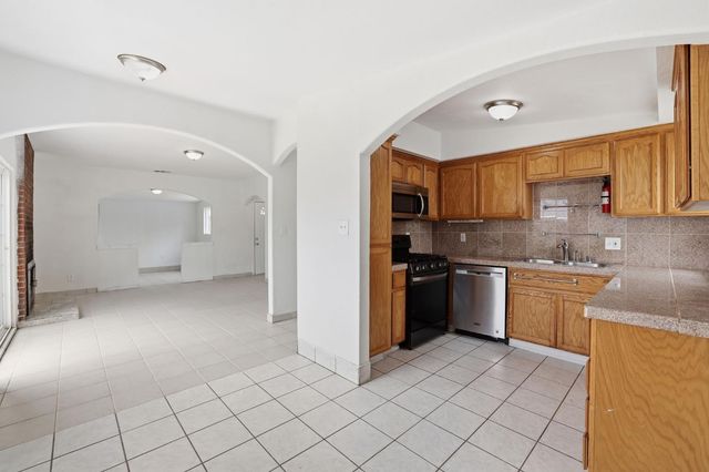 633 Fourness Dr, West Sacramento, CA 95605