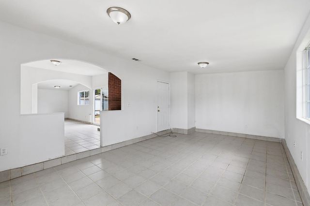 633 Fourness Dr, West Sacramento, CA 95605