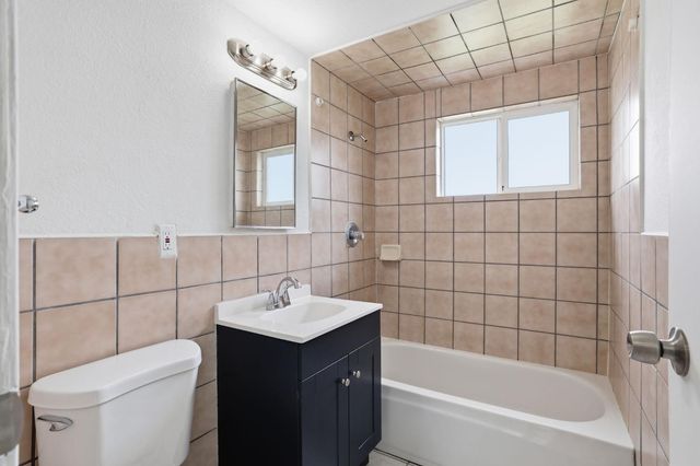 633 Fourness Dr, West Sacramento, CA 95605