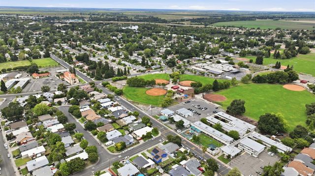 633 Fourness Dr, West Sacramento, CA 95605