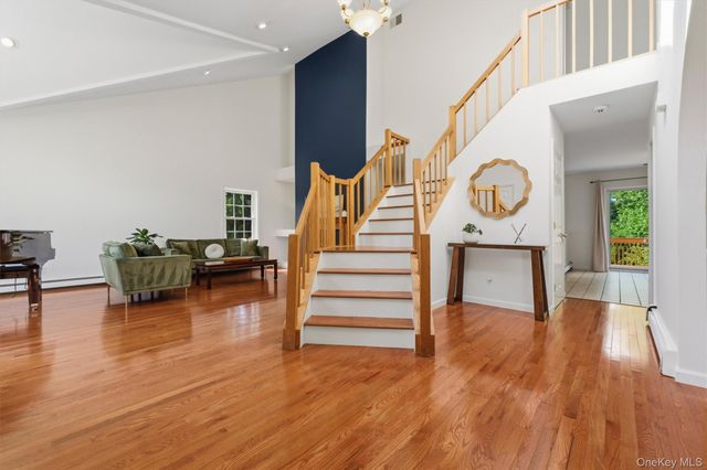 28 E Hill Road, Cortlandt Manor, NY 10567