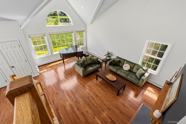 28 E Hill Road, Cortlandt Manor, NY 10567