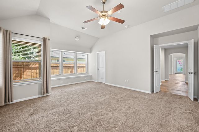 503 Stonewood LN, Buda, TX 78610
