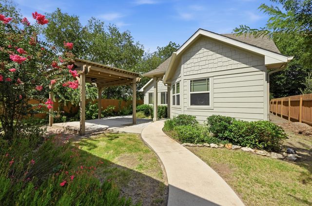 503 Stonewood LN, Buda, TX 78610