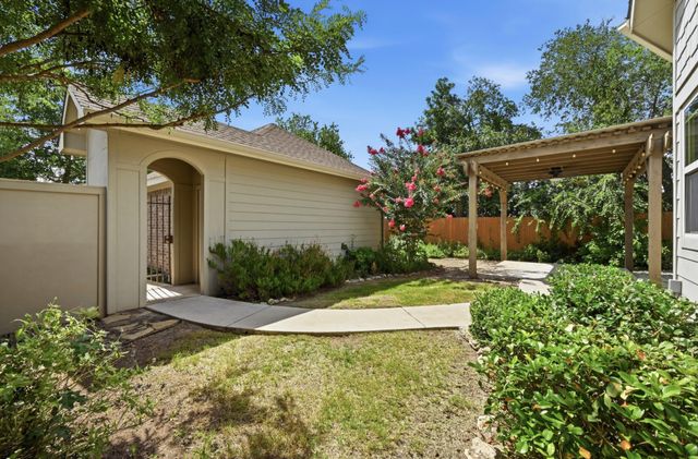 503 Stonewood LN, Buda, TX 78610