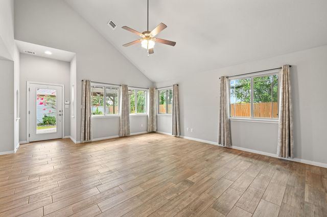 503 Stonewood LN, Buda, TX 78610