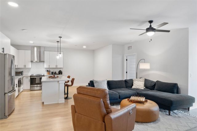 3101 Govalle Ave 206, Austin, TX 78702