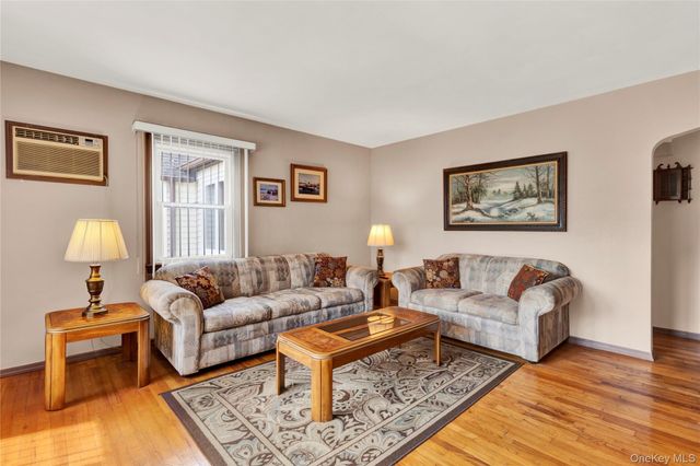 152 Foster Boulevard, North Babylon, NY 11702