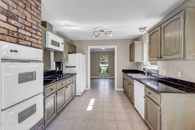 1412 Cotita Drive, Gautier, MS 39553