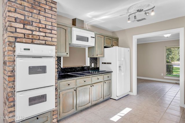 1412 Cotita Drive, Gautier, MS 39553