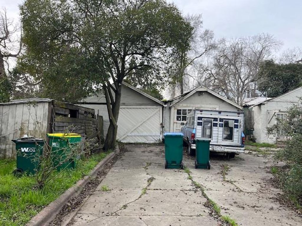 715 S Shasta Ave, Stockton, CA 95205