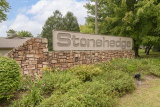 4912 S Imperial CIRCLE, Greenfield, WI 53220