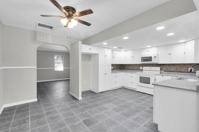 271 EASTPOINT COURT, Spring Hill, FL 34606