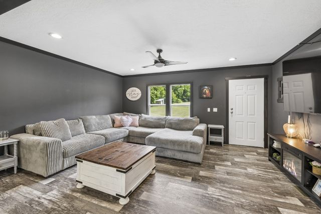 8079 Golf Club Rd, Mount Pleasant, TN 38474