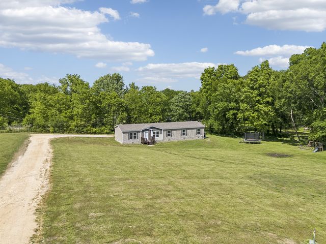 8079 Golf Club Rd, Mount Pleasant, TN 38474