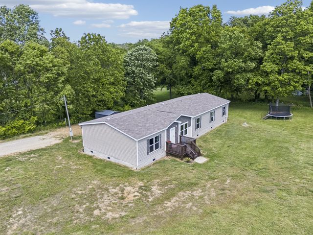 8079 Golf Club Rd, Mount Pleasant, TN 38474