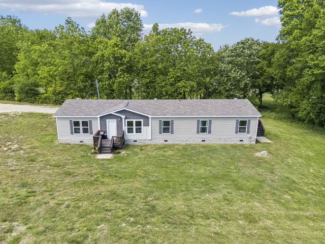 8079 Golf Club Rd, Mount Pleasant, TN 38474